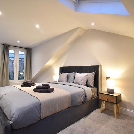 Stunning 3 Bed Apartment ลอนดอน ภายนอก รูปภาพ