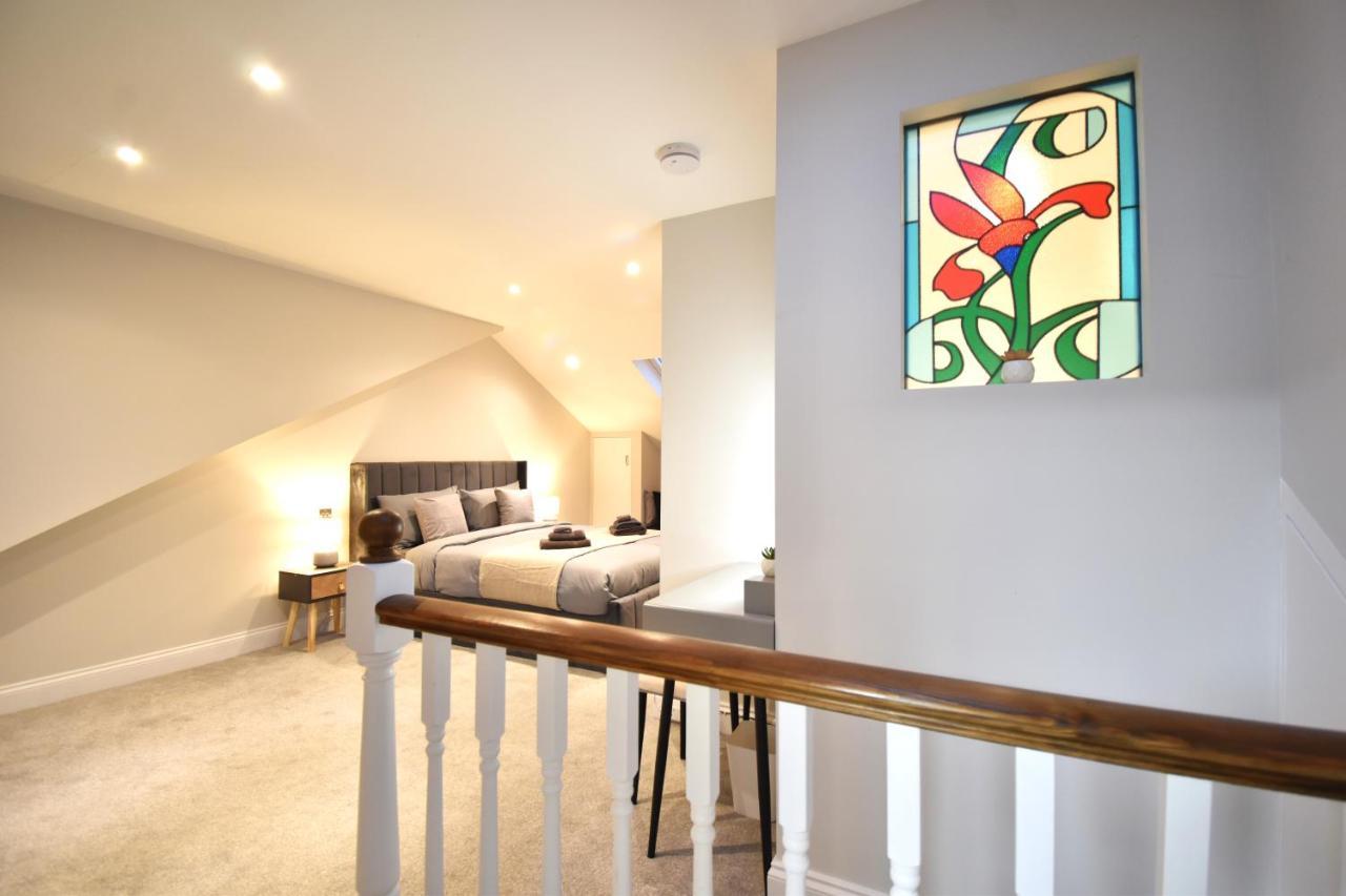 Stunning 3 Bed Apartment ลอนดอน ภายนอก รูปภาพ