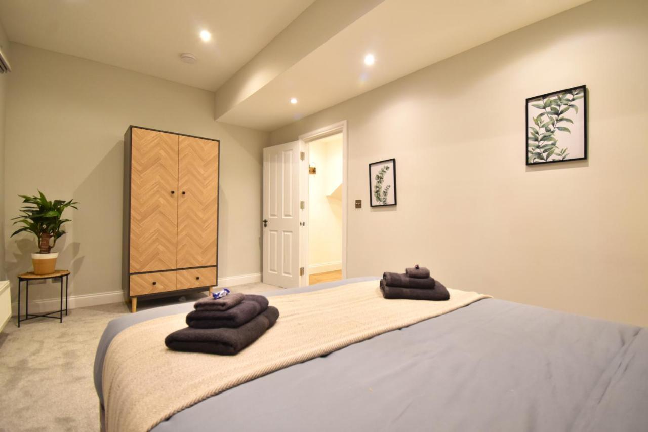 Stunning 3 Bed Apartment ลอนดอน ภายนอก รูปภาพ