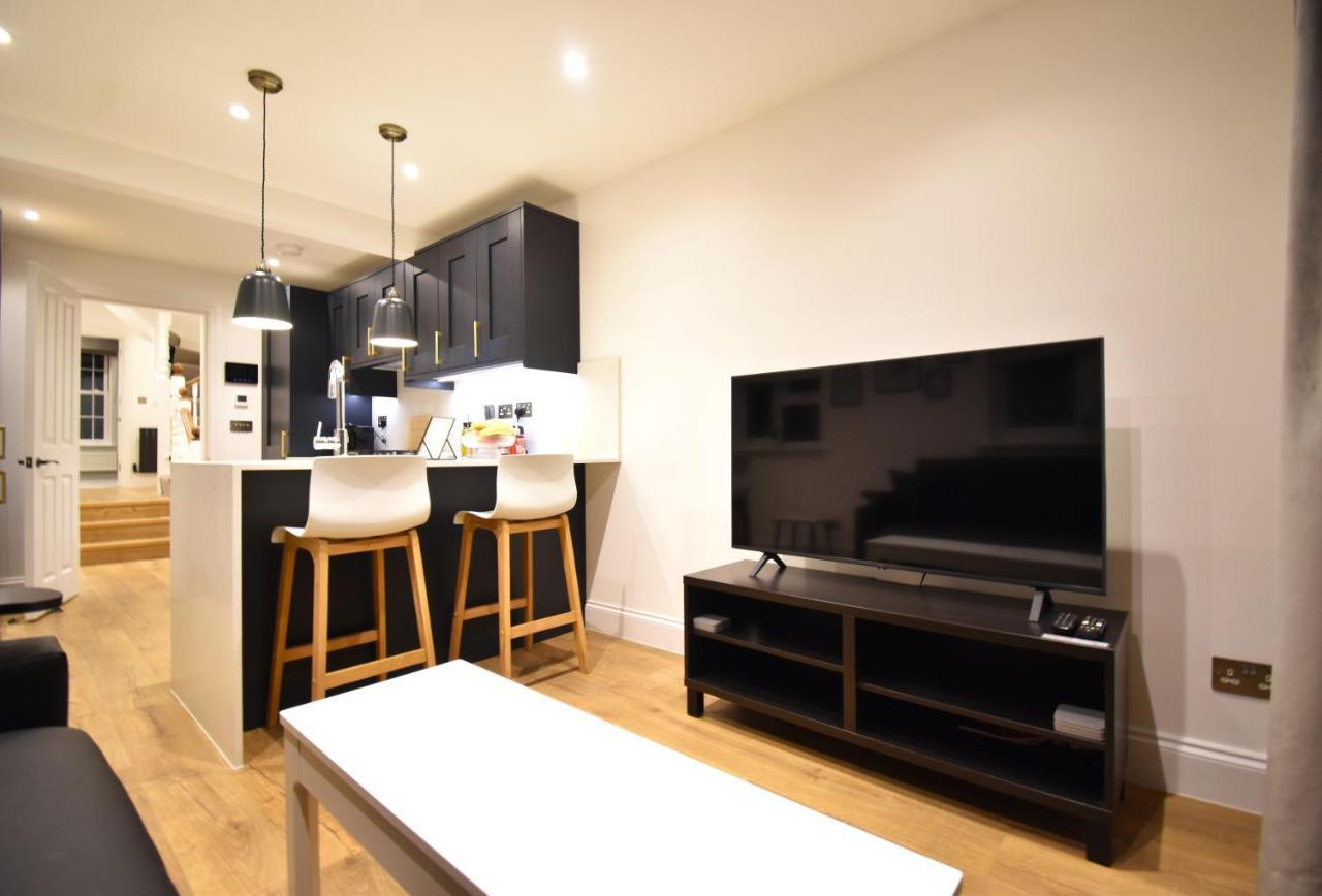 Stunning 3 Bed Apartment ลอนดอน ภายนอก รูปภาพ